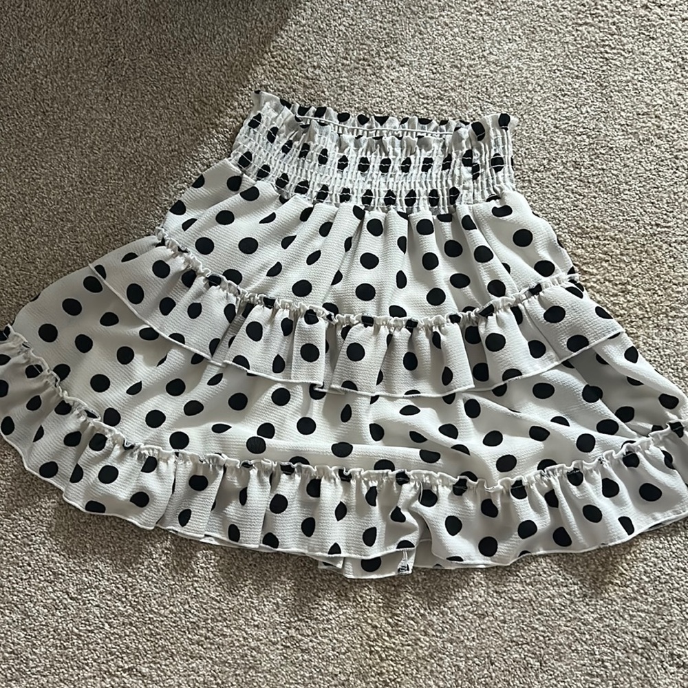 Black and white polkadot mini skirt alter’d state size small